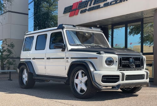 24 inch Staggered Forgiato 24-D FV1 in Gloss White w/ Black Lip on a 2021 Mercedes-Benz G63 AMG Widebody