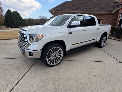 24 inch Lexani Lotus XL in Chrome on a 2021 Toyota Tundra