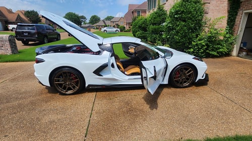 19/20 inc Staggered Variant Helium in Gloss Bronze on a 2022 Chevrolet Corvette C8 Stingray