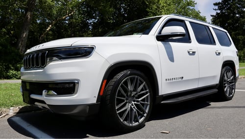 24 inch TIS Motorsports 506GM in Gunmetal on a 2022 Jeep Wagoneer