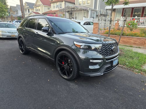 22 inch Marquee M1000W in Satin Black on a 2023 Ford Explorer