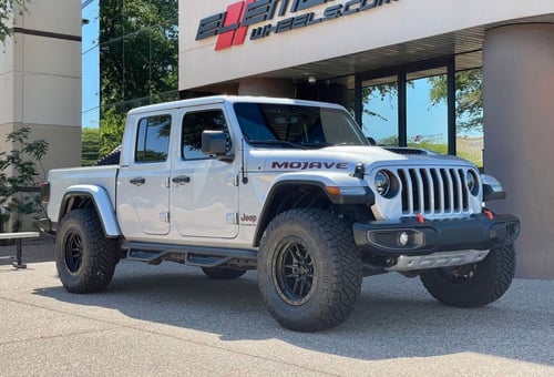 18 inch Lock Off-road Krawler in Matte Black on a 2023 Jeep Gladiator
