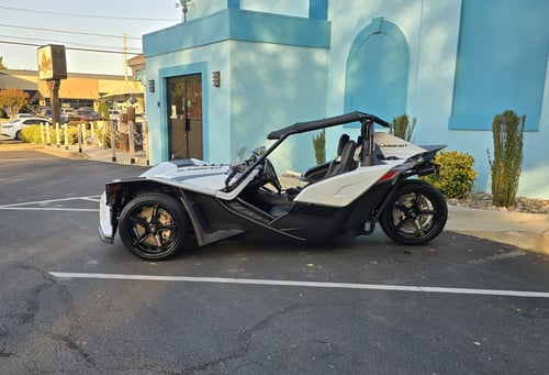 Staggered 20 inch Lexani Savage's in Gloss Black on a 2021 Polaris Slingshot