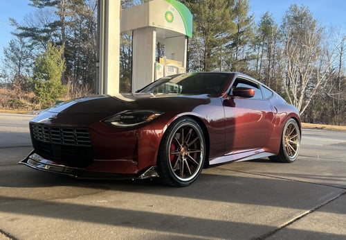20 Inch Ferrada CM2 in Brushed Cobre w/ Chrome Lip on a 2024 Nissan Z