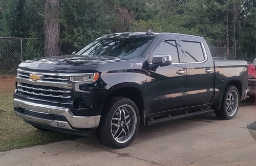 22 inch Diablo Blitz in Chrome w/ Black Inserts on a 2025 Chevrolet Silverado 1500 4WD