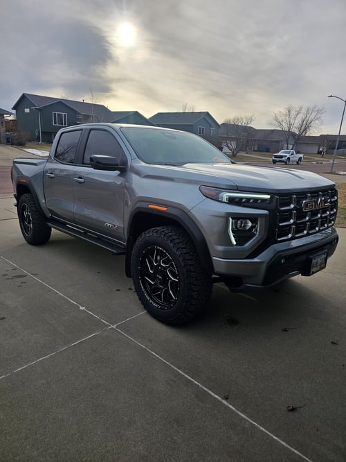 20 inch Weld Offroad Fulcrum in Gloss Black Milled on a 2025 GMC Canyon
