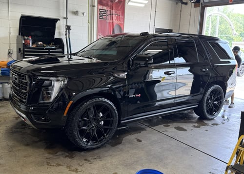 24 inch Vossen HF6-4 in Gloss Black on a 2025 GMC Yukon AT4 Ultimate