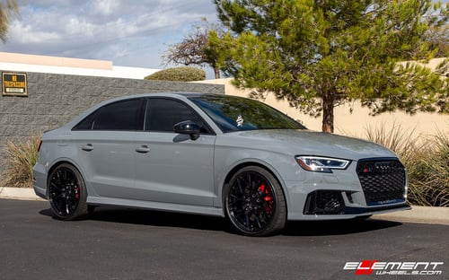 19 inch Staggered Variant Radon Gloss Piano Black on a 2020 Audi RS3