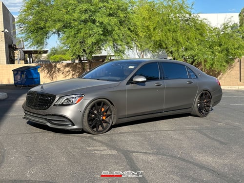 22 inch Staggered Vossen VSF1 on a Lowered 2018 Maybach S560