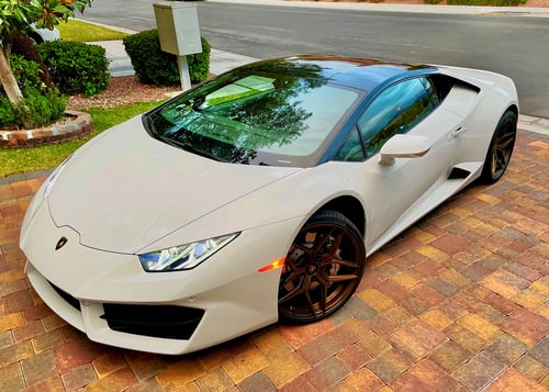 20 inch Staggered Variant Xenon Gloss Metallic Bronze on a 2017 Lamborghini Huracan