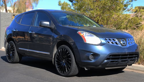 20 inch Lexani Wraith Gloss Black w/ Machined Tips on a 2013 Nissan Rogue