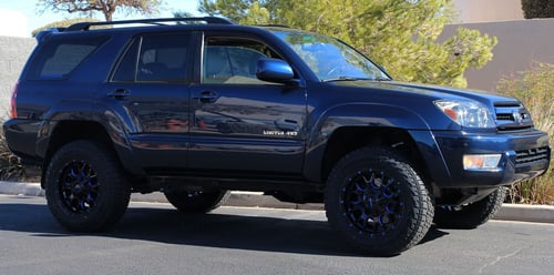 18 Inch Mayhem Warrior 8015BTB in Gloss Black w/ Prism Blue on a 2005 Toyota 4Runner