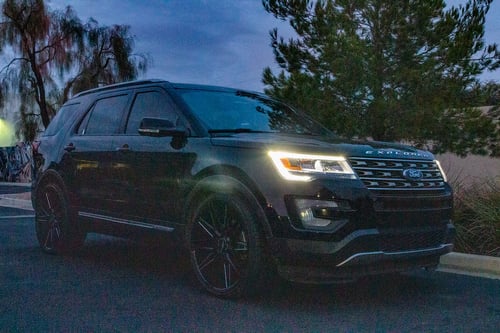 24 inch Element EL11 Gloss Black Milled on a 2017 Ford Explorer