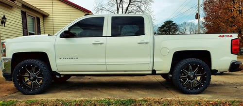 22 inch Fuel Off-Road Maverick Gloss Black Milled D610 on a 2018 Chevrolet Silverado 1500