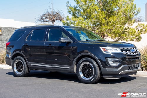 18 inch Versus VS243 Black w/ Machined Lip on a 2017 Ford Explorer