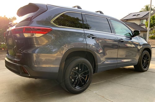 19 inch Niche Vosso Satin Black M203 on a 2019 Toyota Highlander