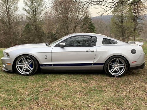 20 inch Staggered Ferrada CM1 Machine Silver w/ Chrome Lip on a 2012 Ford Mustang Shelby GT