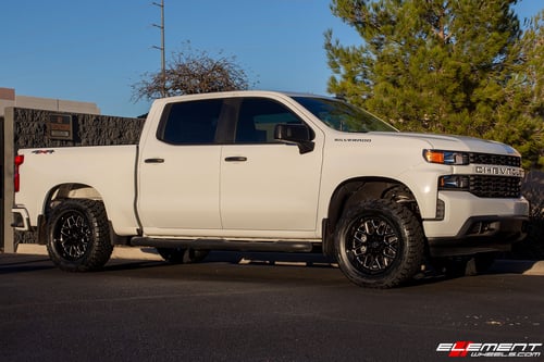 20 inch XD Series XD849 Gloss Black Milled on a 2020 Chevrolet Silverado