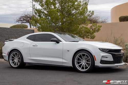 20 inch Staggered Variant Argon Silver Mirror Face on a 2019 Chevrolet Camaro SS