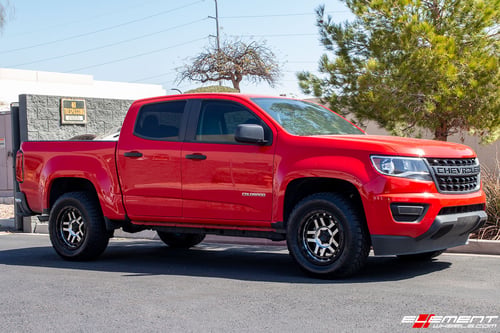 18 inch KMC KM540 Recon Satin Black Machined on a 2019 Chevrolet Colorado
