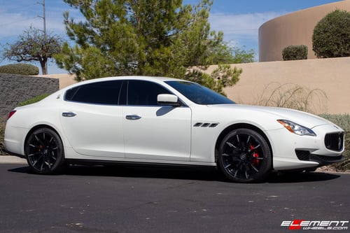 20 inch Staggered Lexani CSS-15 Gloss Black w/ Machined Tips on a 2016 Maserati Quattroporte