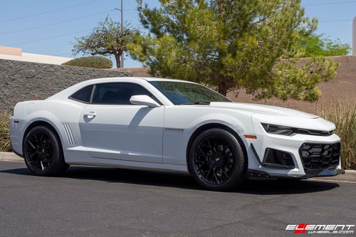 20 inch Staggered Variant Radon Gloss Piano Black on a 2014 Chevrolet Camaro SS