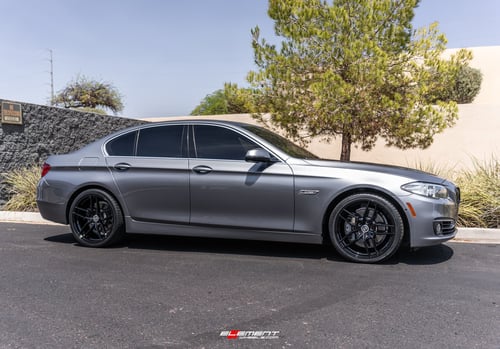 20 inch Staggered Curva Concepts CFF25 Gloss Black on a 2016 BMW 535d