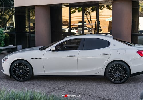 20 inch Staggered Lexani Wraith Gloss Black w/ Machined Tips on a 2016 Maserati Ghibli