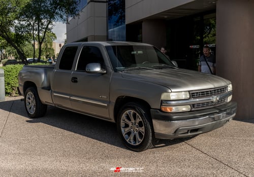 20 inch OE Creations PR166 Hyper Silver on a 2001 Chevrolet Silverado 1500