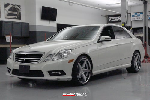 20 inch Staggered Ferrada FR3 Machine Silver w/ Chrome Lip on a 2011 Mercedes Benz E350 Sedan