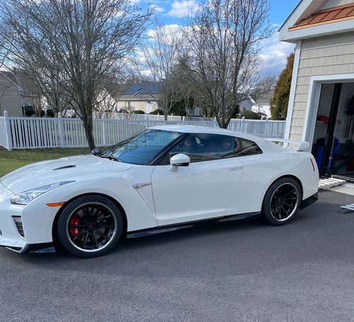 20 inch Staggered Ferrada CM2 Matte Black w/ Chrome Lip on a 2020 Nissan GTR