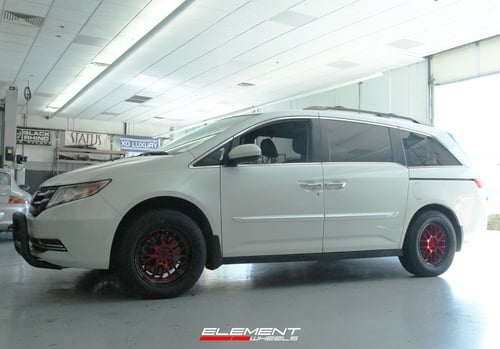 18 inch F1R F21 v2 Candy Red w/ Black Lip on a Lifted 2014 Honda Odyssey