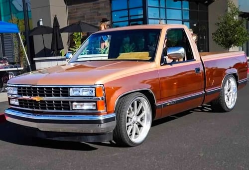 22 inch Staggered Resto Laguna Wheels on 1989 Chevy C1500 Cheyenne