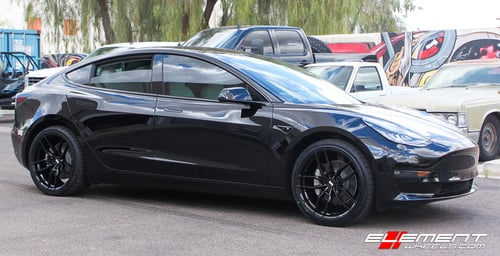 20 inch Variant Krypton Gloss Piano Black w/ Snow White Caps on 2019 Tesla Model 3 Base RWD