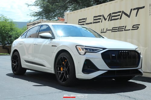 22 Inch Savini SV-F5 in Gloss Black with Double Dark Tint on 2022 Audi E-Tron Sportback