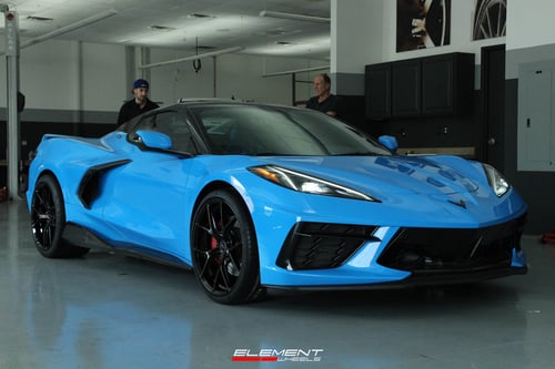 Staggered 20 Inch MRR FS06 in Gloss Black on 2021 Chevrolet Corvette C8