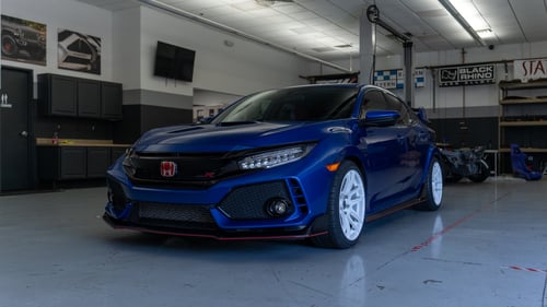 18 Inch ESR CS8 in Gloss White on a 2020 Honda Civic Type R