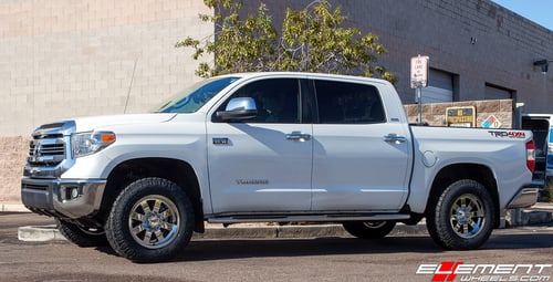 18 inch Moto Metal MO962 Chrome on 2016 Toyota Tundra