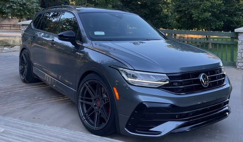 20 inch Ferrada Forge-8 FR6 Matte Graphite on a 2023 Volkswagen Tiguan
