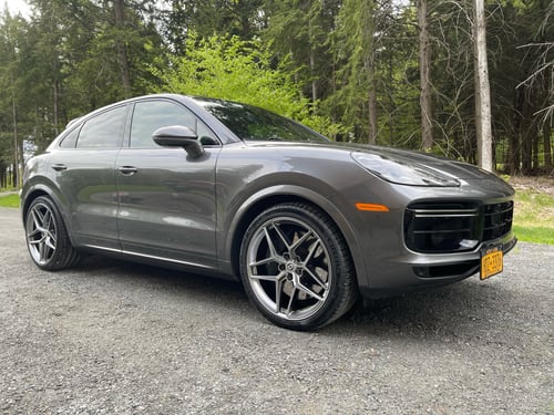 22 Inch Staggered HRE FlowForm FF11 On A 2021 Porsche Cayenne Coupe Turbo (PSCB/Steel Brakes)