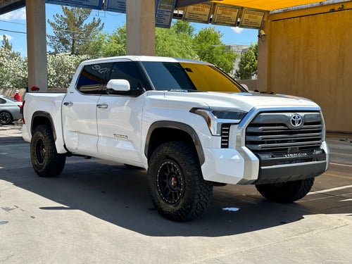 18 inch Method Race MR306 Mesh Matte Black on a 2023 Toyota Tundra