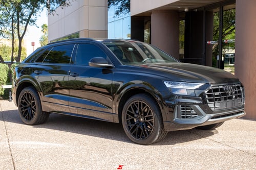 22 Inch Renzo Cota in Gloss Black on a 2021 Audi Q8