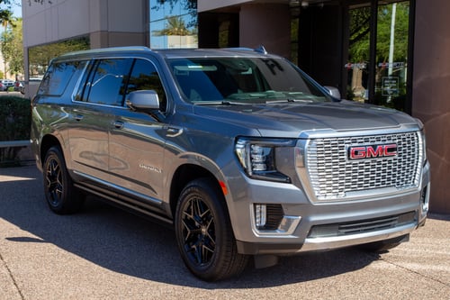 20 Inch Niche Vice M231 in Gloss Black on a 2022 GMC Yukon Denali
