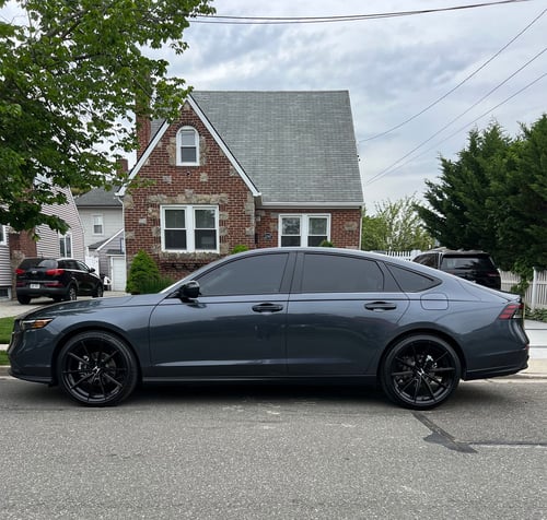 20 inch Curva Concept CFF-46 Gloss Black on a 2023 Honda Accord