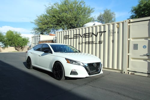 19 Inch Ferrada FR4 in Matte Black with Gloss Black Lip on 2022 Nissan Maxima