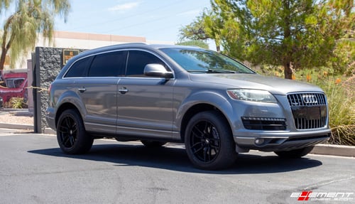 20 Inch Variant Argon and Krypton in Gloss Piano Black on a 2011 Audi Q7