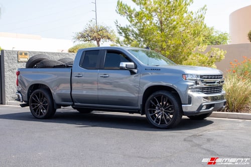 24 Inch Status Mastadon 6 in Carbon Graphite on a 2019 Chevrolet Silverado 1500