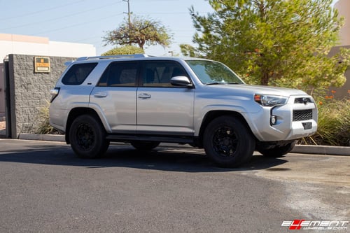 17 Inch Level 8 Offroad Slingshot in Matte Black on a 2016 Toyota 4Runner