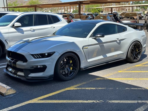 20 inch Staggered Variant Xenon Gloss Black on a 2020 Ford GT350