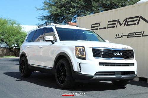 20 Inch Variant Krypton in Gloss Piano Black on 2022 Kia Telluride